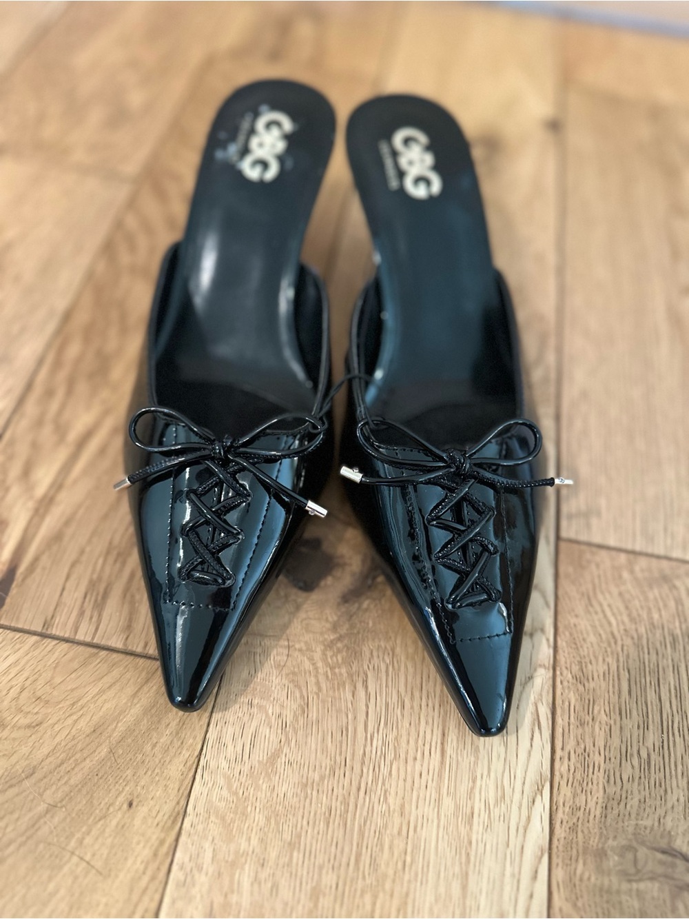 GBG Los Angeles Black Patent Pointed-Toe Lace-Up Kitten Heels